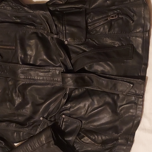 ladies leather jacket - Picture 3 of 6